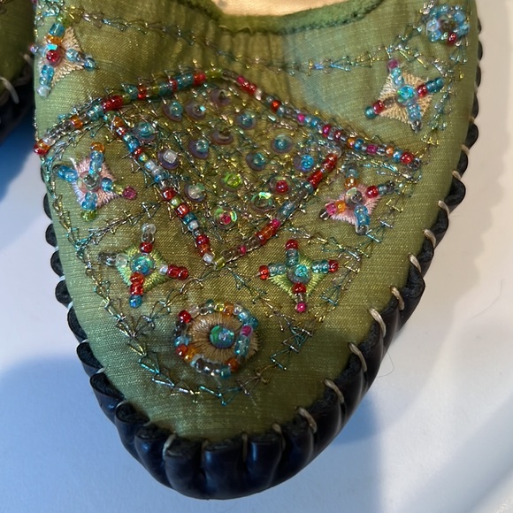 Beaded low heels - Picture 6 of 8
